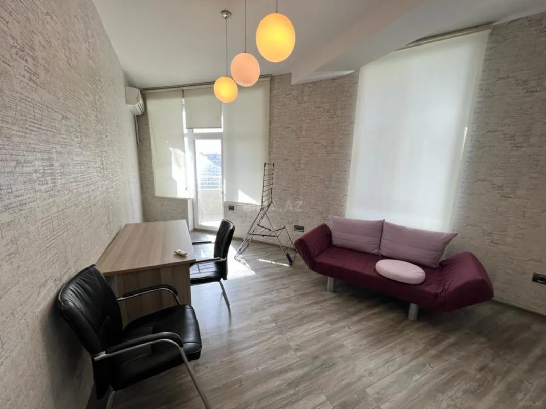 Kirayə verilir 4 otaqlı mənzil 200 m²