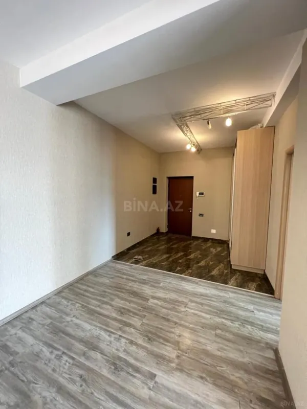 Kirayə verilir 4 otaqlı mənzil 200 m²