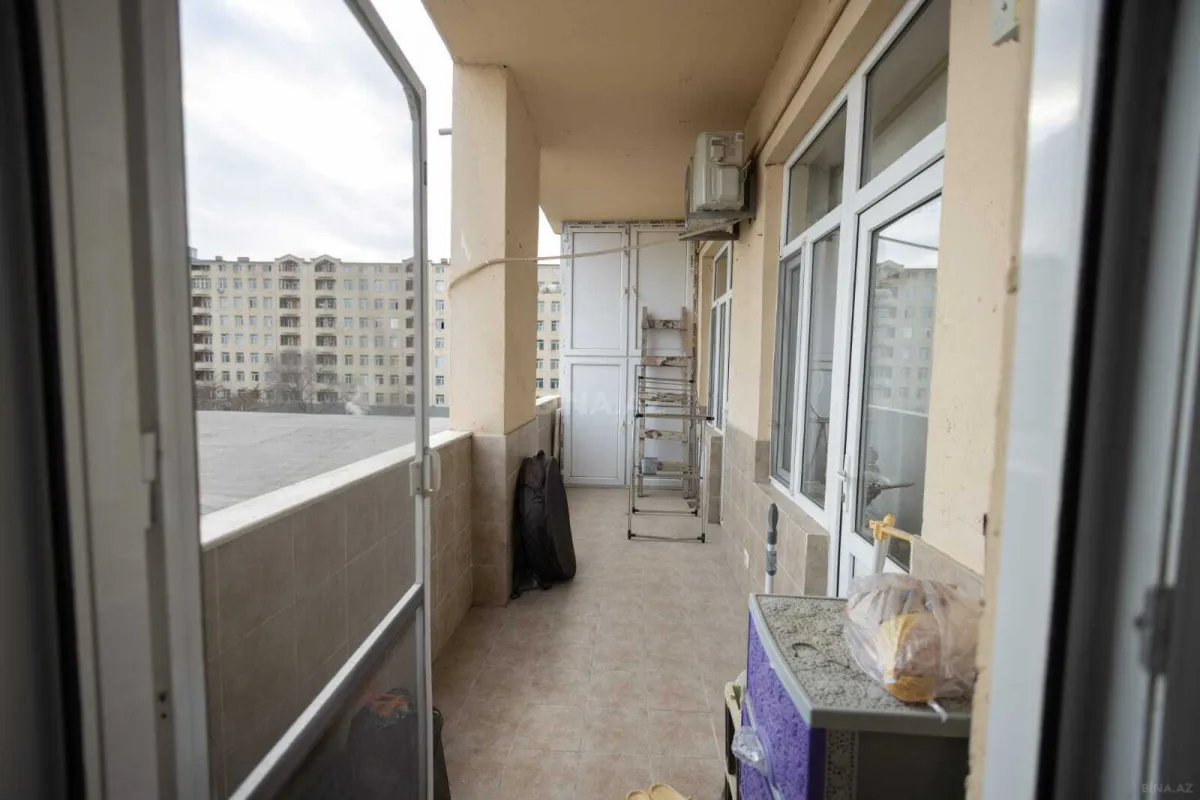 Satılır 4 otaqlı mənzil 220 m²