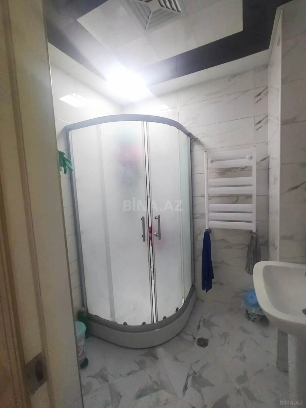 Satılır 4 otaqlı mənzil 137 m²