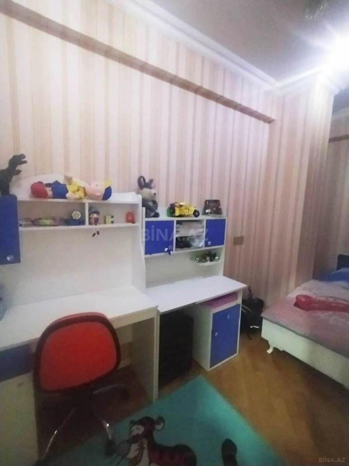 Satılır 4 otaqlı mənzil 137 m²