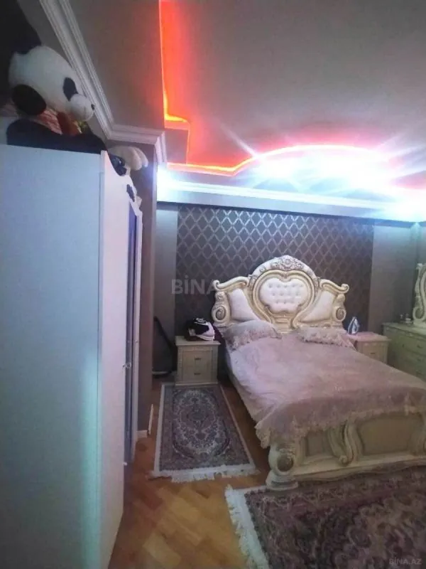 Satılır 4 otaqlı mənzil 137 m²