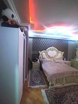 Satılır 4 otaqlı mənzil 137 m²