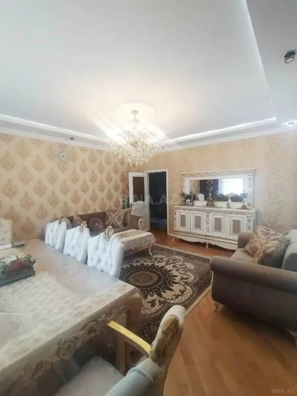 Satılır 4 otaqlı mənzil 137 m²