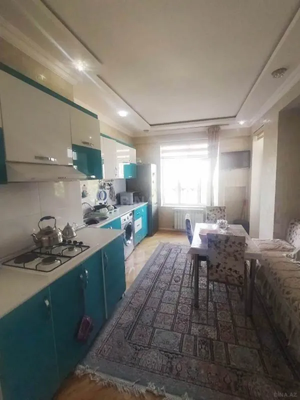Satılır 4 otaqlı mənzil 137 m²