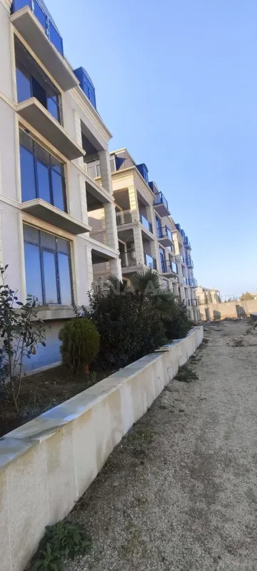 Satılır 2 otaqlı mənzil 82.3 m²