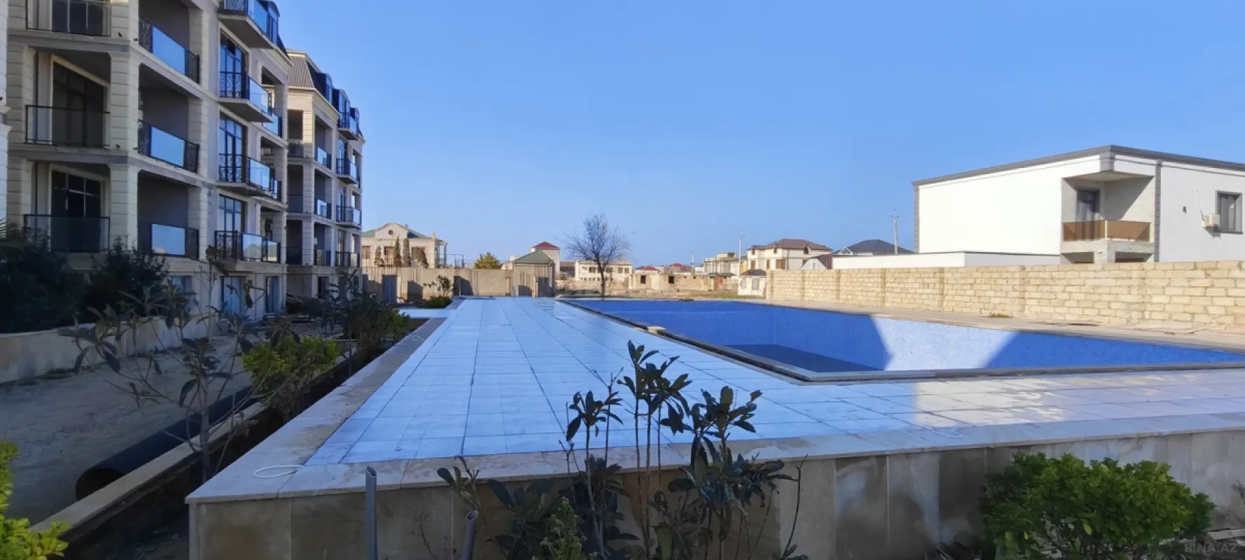 Satılır 2 otaqlı mənzil 82.3 m²