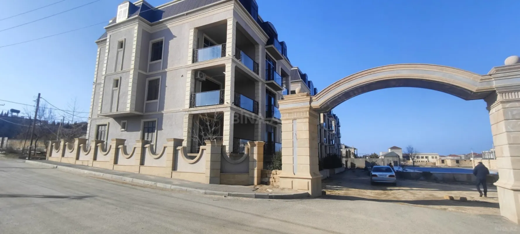 Satılır 2 otaqlı mənzil 82.3 m²