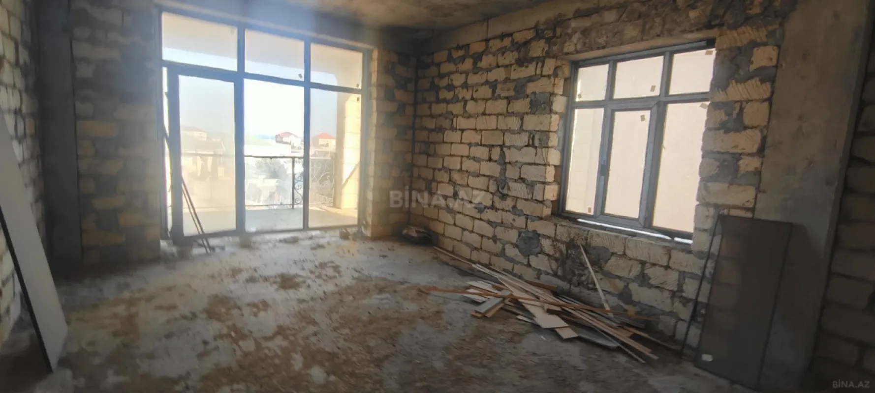 Satılır 2 otaqlı mənzil 82.3 m²