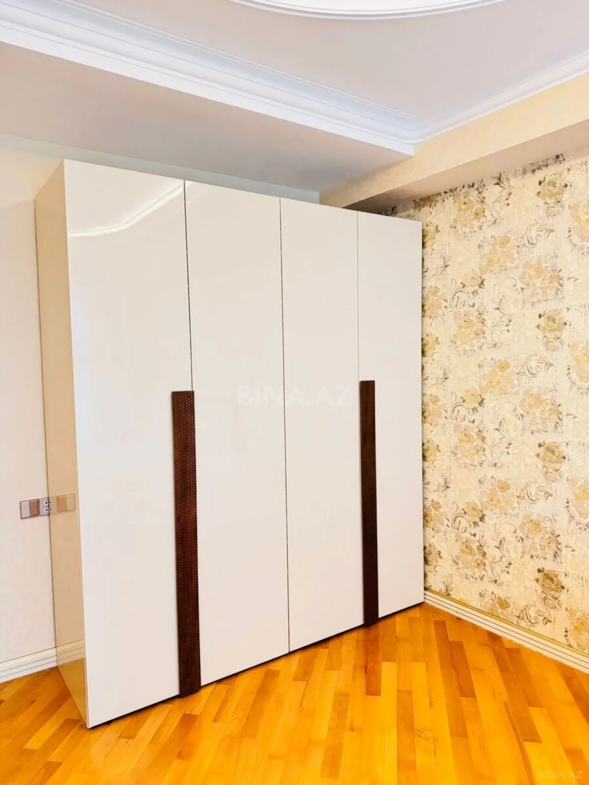 Kirayə verilir 3 otaqlı mənzil 110 m²