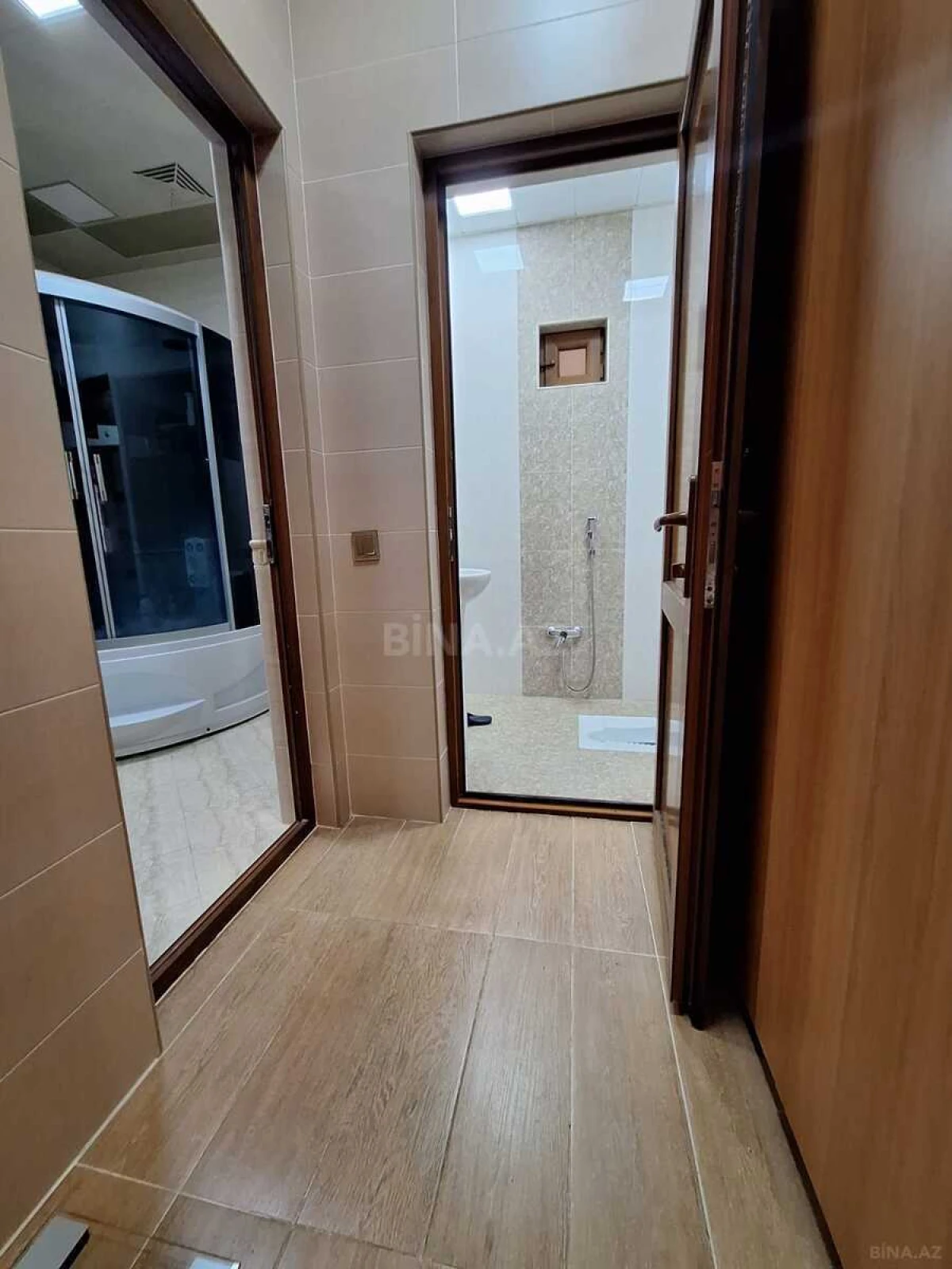 Satılır 5 otaqlı həyət evi 200 m²