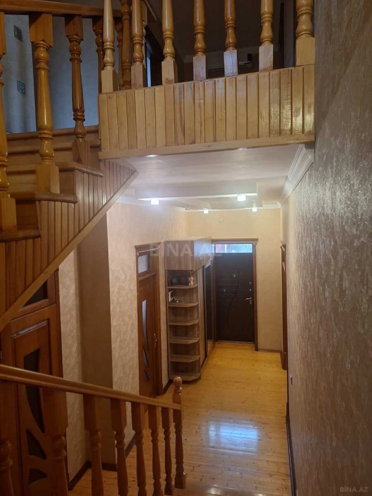 Satılır 5 otaqlı həyət evi 200 m²