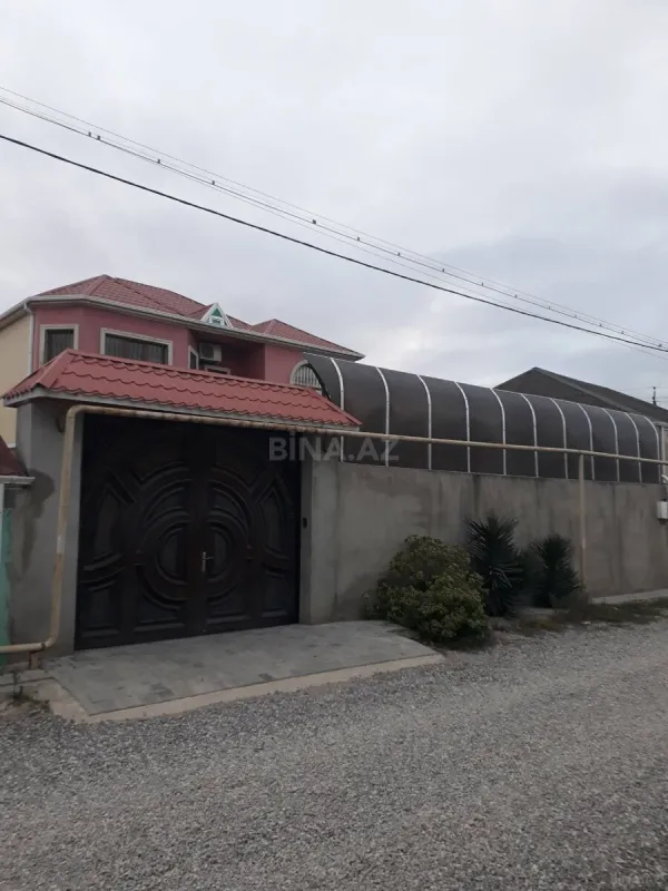 Satılır 5 otaqlı həyət evi 200 m²