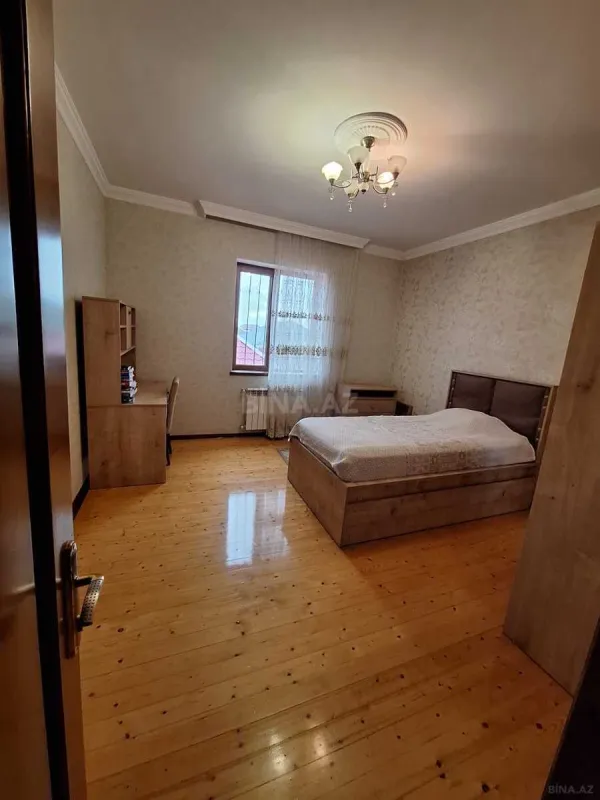 Satılır 5 otaqlı həyət evi 200 m²