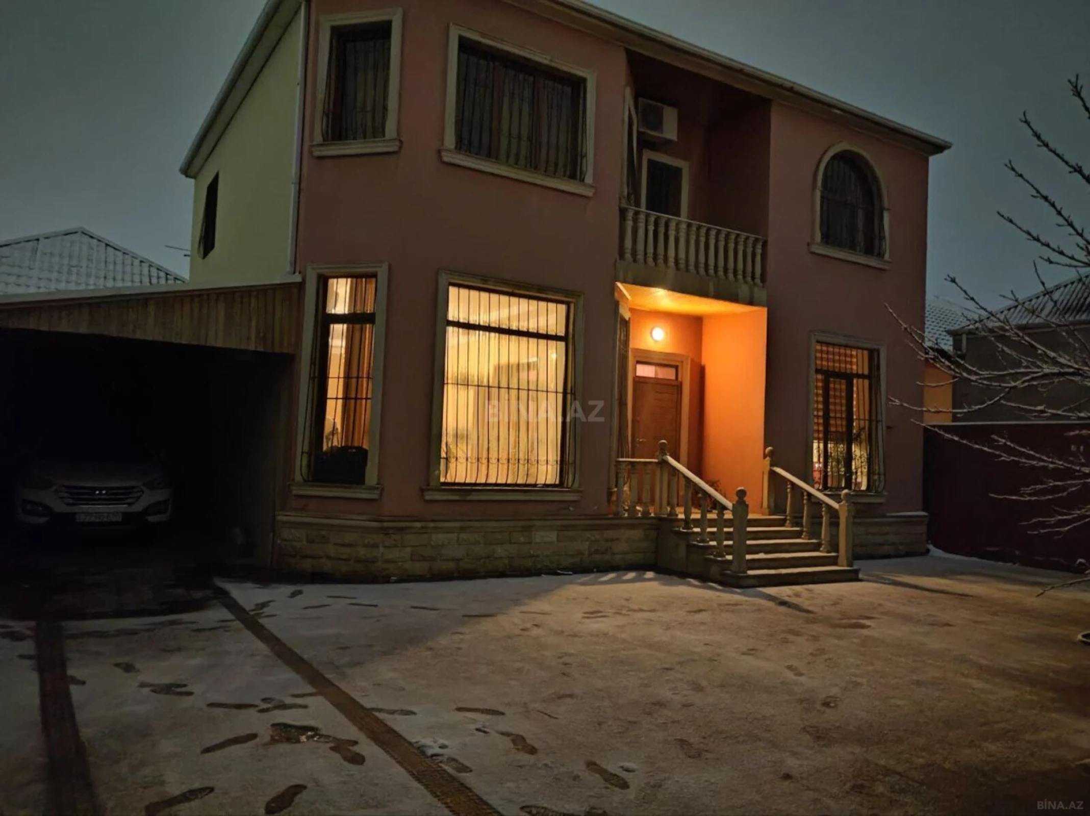 Satılır 5 otaqlı həyət evi 200 m²