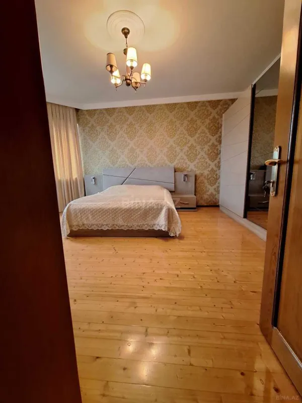 Satılır 5 otaqlı həyət evi 200 m²