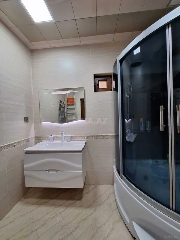 Satılır 5 otaqlı həyət evi 200 m²