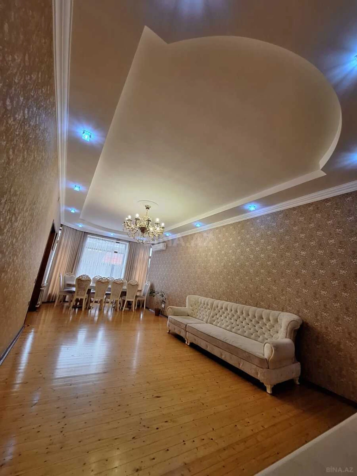 Satılır 5 otaqlı həyət evi 200 m²