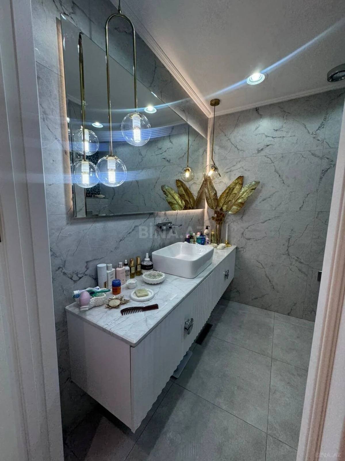 Satılır 3 otaqlı mənzil 117 m²