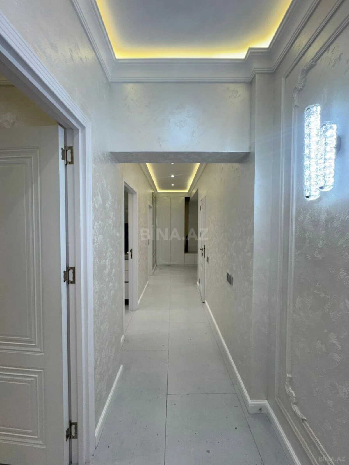 Satılır 3 otaqlı mənzil 117 m²
