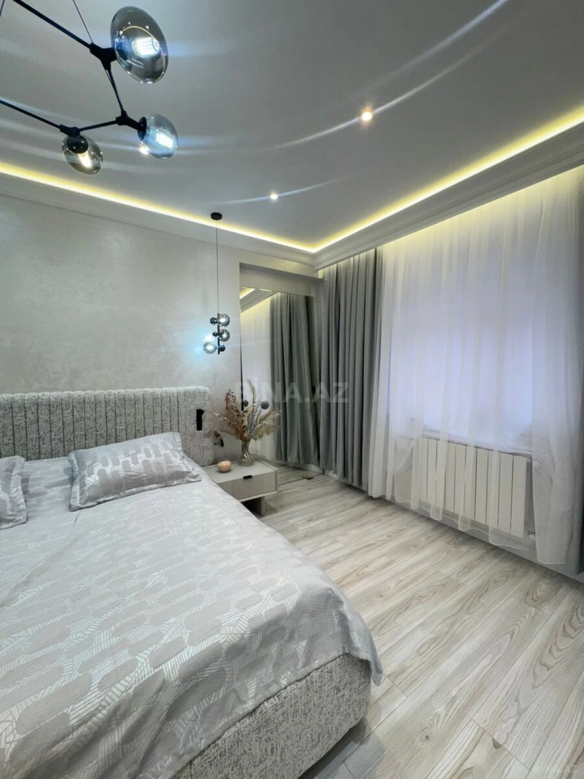 Satılır 3 otaqlı mənzil 117 m²