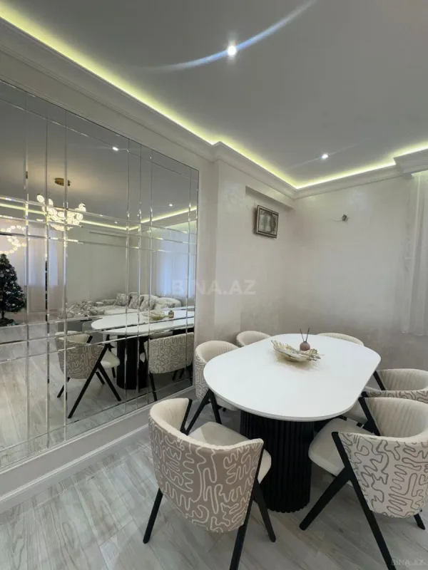 Satılır 3 otaqlı mənzil 117 m²