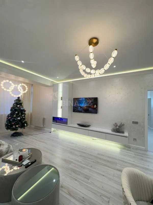 Satılır 3 otaqlı mənzil 117 m²