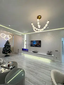 Satılır 3 otaqlı mənzil 117 m²