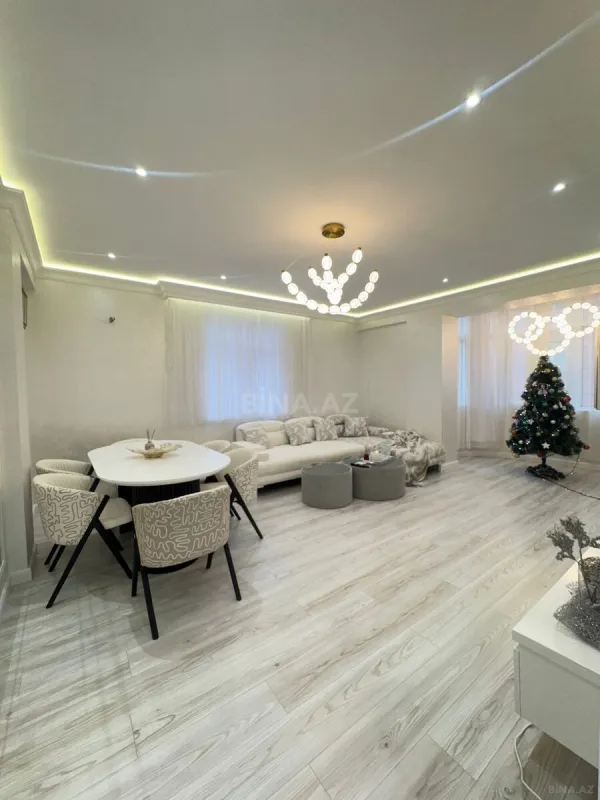 Satılır 3 otaqlı mənzil 117 m²