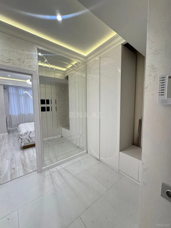 Satılır 3 otaqlı mənzil 117 m²