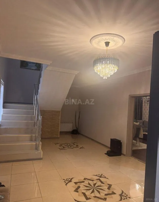 Satılır 6 otaqlı həyət evi 190 m²