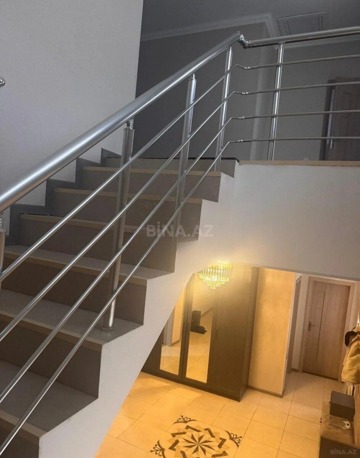 Satılır 6 otaqlı həyət evi 190 m²