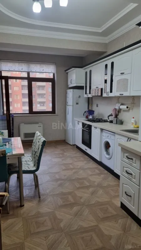 Kirayə verilir 2 otaqlı mənzil 100 m²