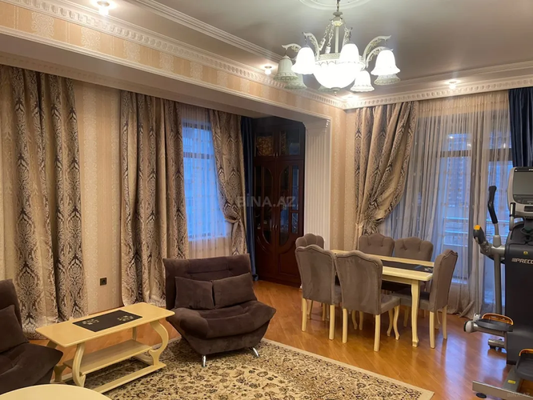 Kirayə verilir 2 otaqlı mənzil 100 m²