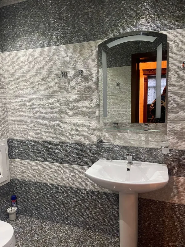 Kirayə verilir 2 otaqlı mənzil 100 m²