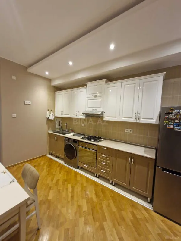 Satılır 2 otaqlı mənzil 82 m²