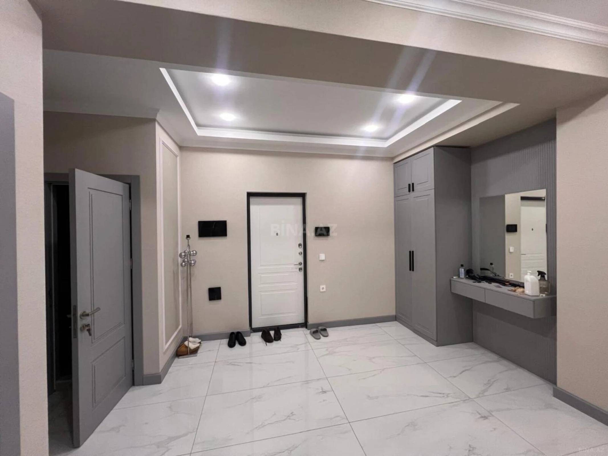 Kirayə verilir 2 otaqlı mənzil 85 m²