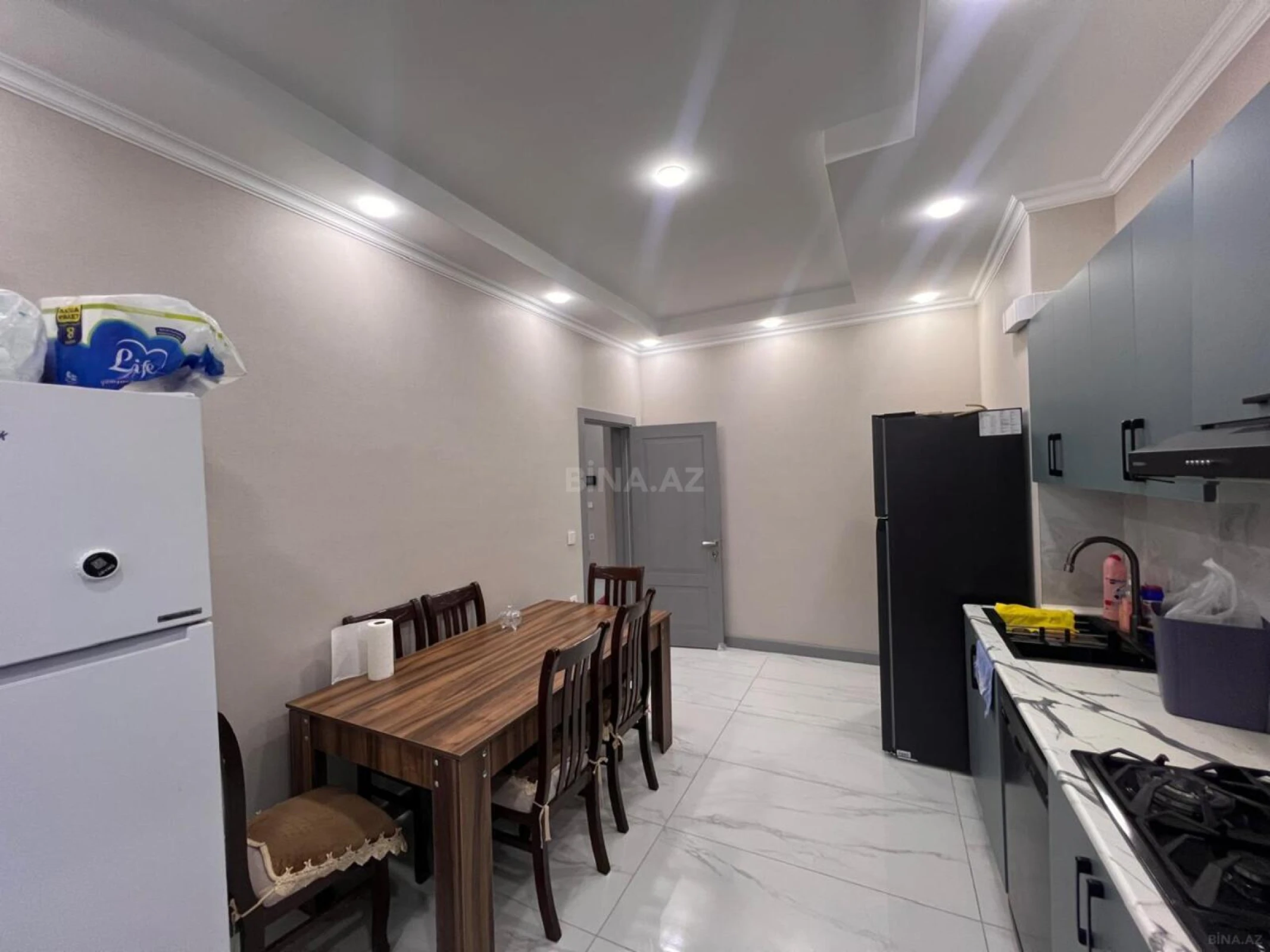 Kirayə verilir 2 otaqlı mənzil 85 m²