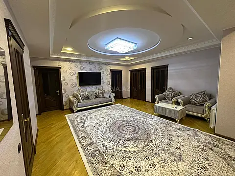 Kirayə verilir 4 otaqlı mənzil 205 m²