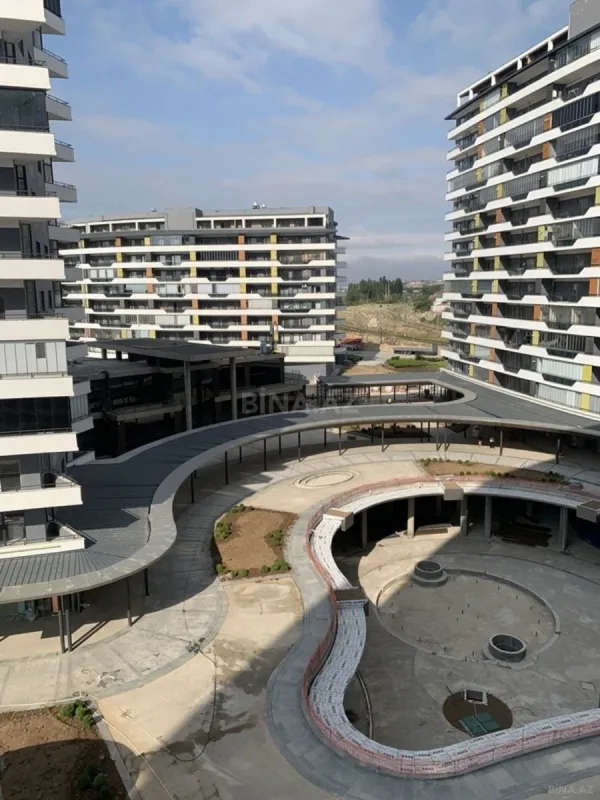 Satılır 4 otaqlı mənzil 182 m²