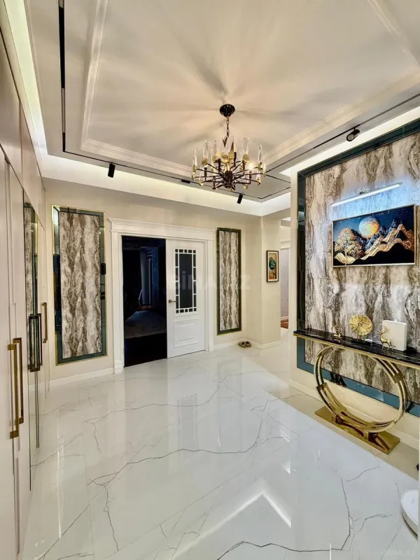 Satılır 3 otaqlı mənzil 125 m²