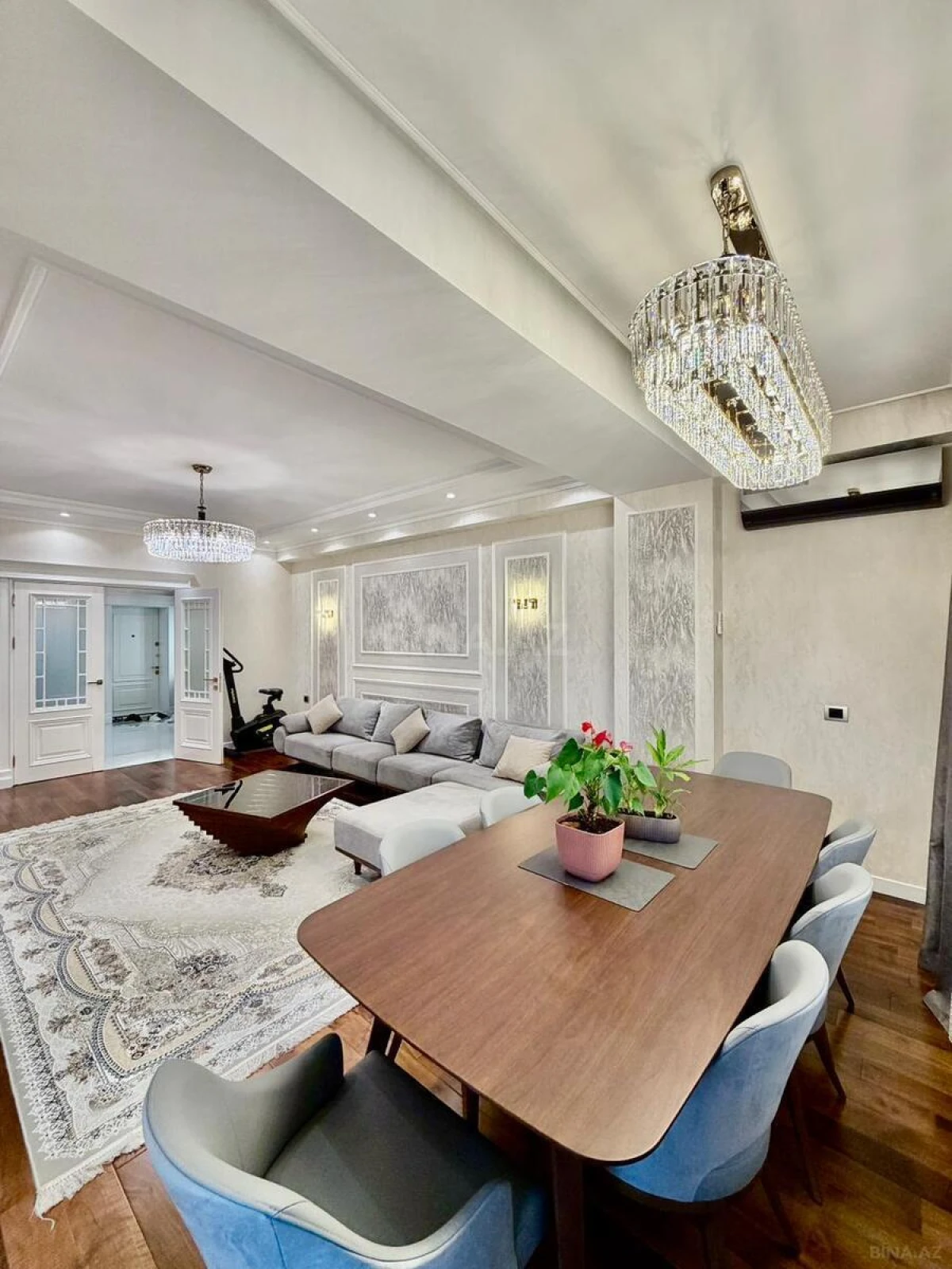 Satılır 3 otaqlı mənzil 125 m²