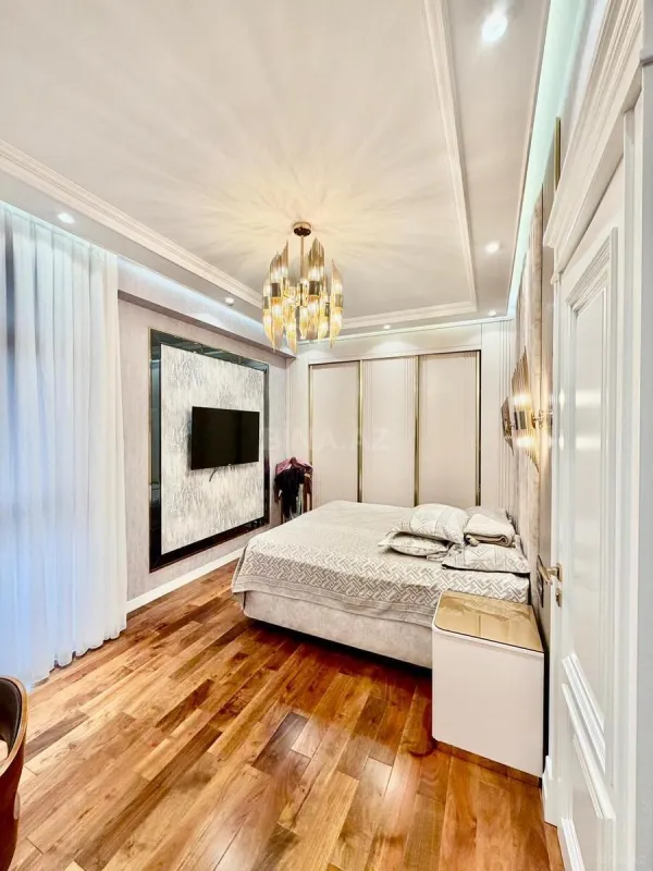 Satılır 3 otaqlı mənzil 125 m²