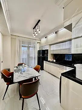 Satılır 3 otaqlı mənzil 125 m²