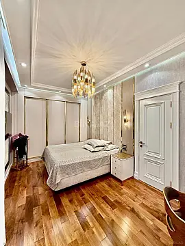 Satılır 3 otaqlı mənzil 125 m²