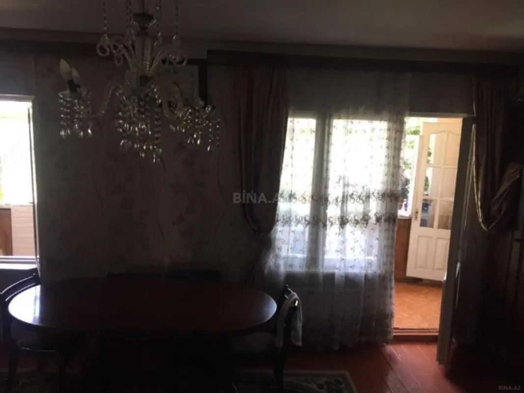 Satılır 5 otaqlı mənzil 120 m²