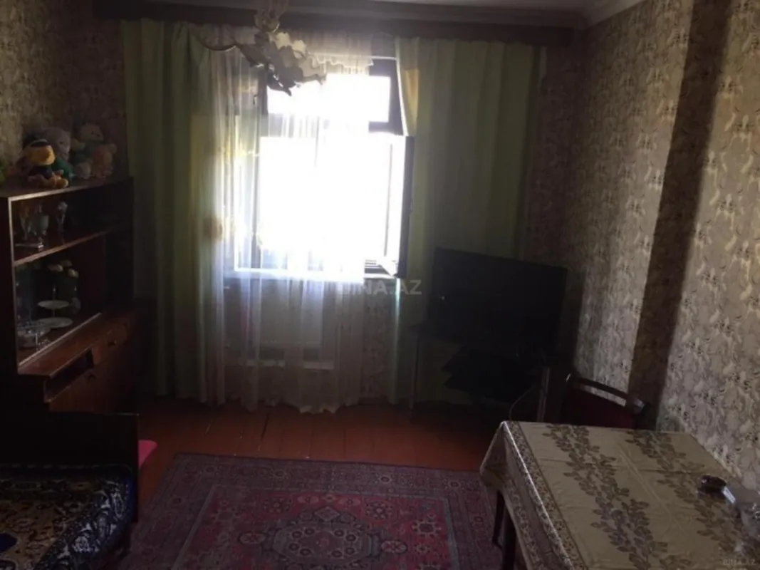 Satılır 5 otaqlı mənzil 120 m²