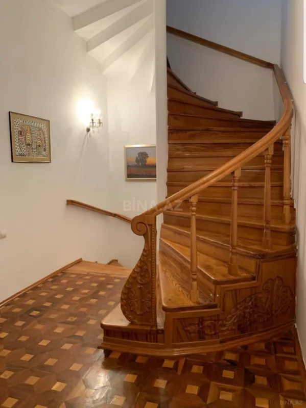 Kirayə verilir 5 otaqlı mənzil 300 m²