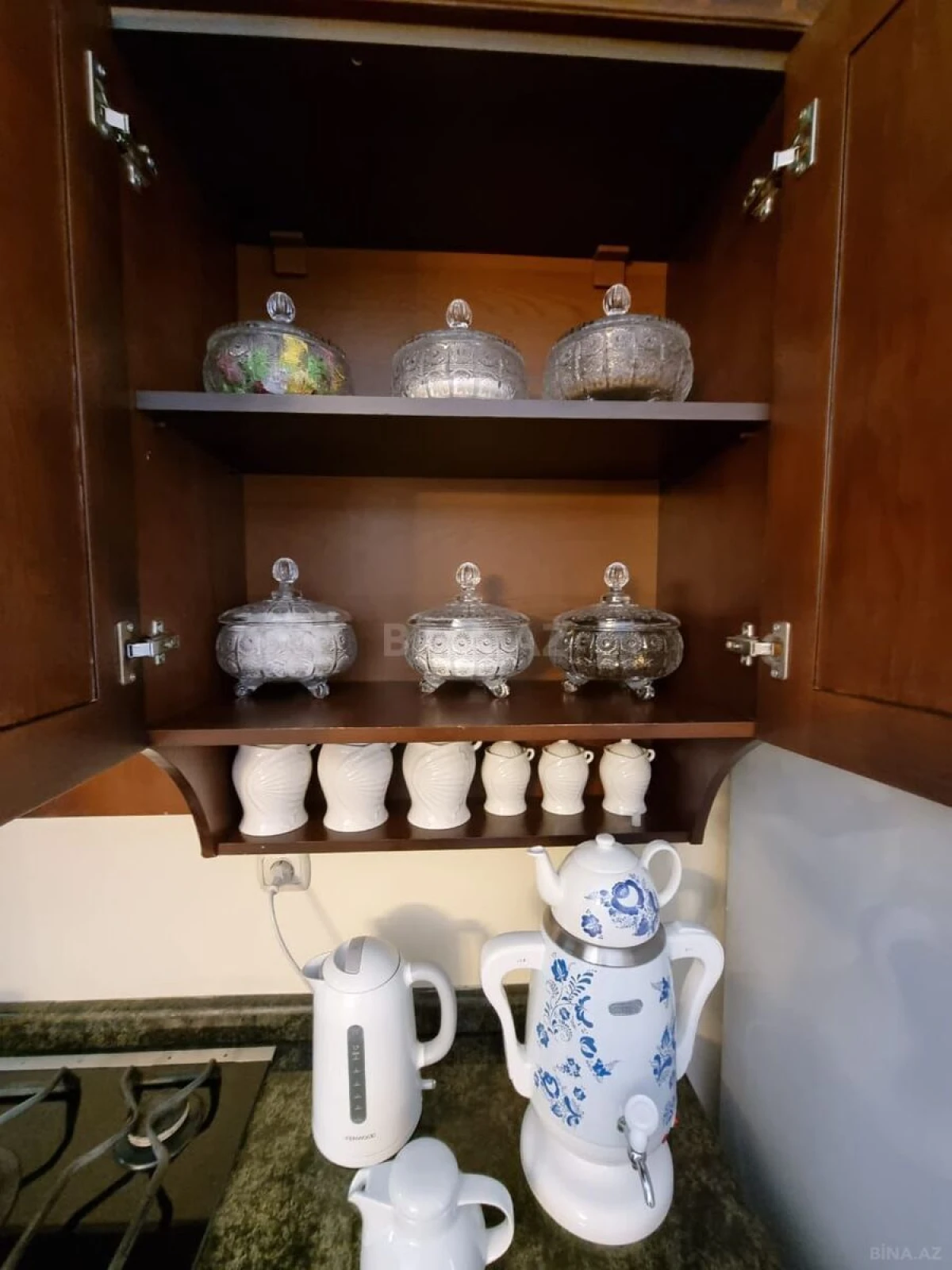 Kirayə verilir 5 otaqlı mənzil 300 m²