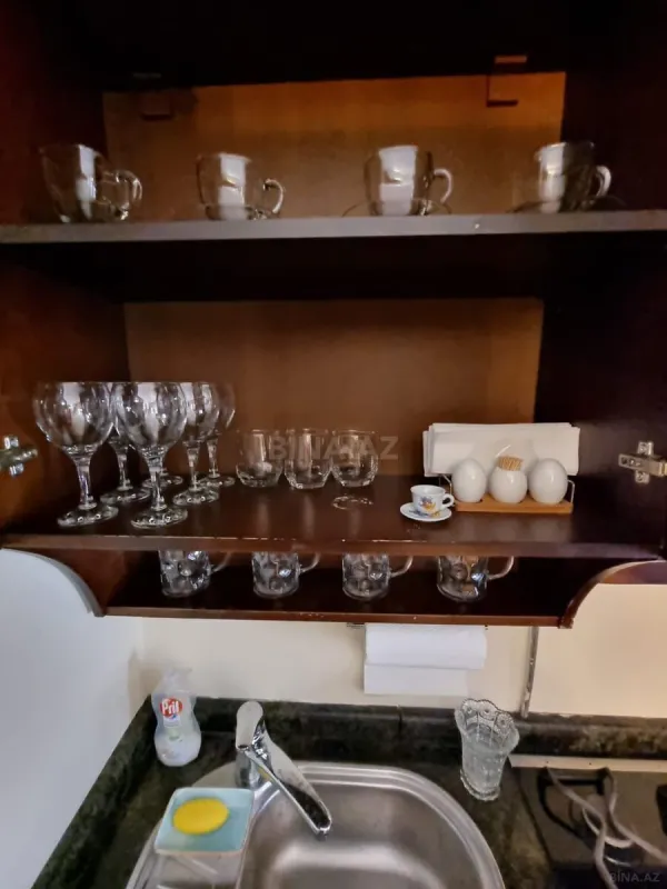 Kirayə verilir 5 otaqlı mənzil 300 m²